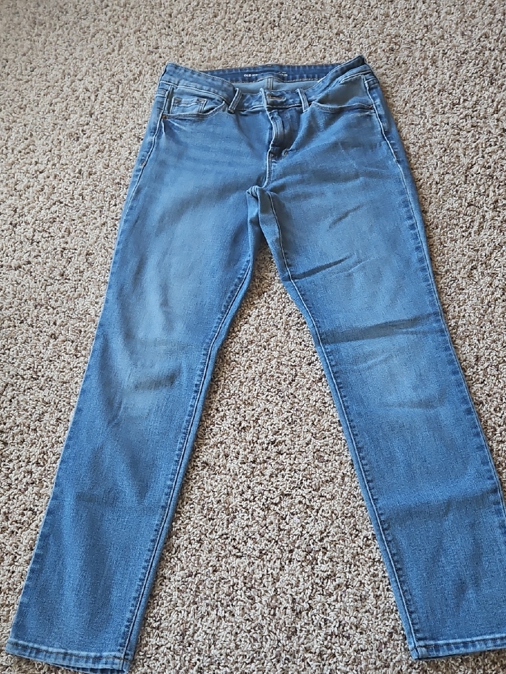 Old Navy Straight Leg Jeans in Light Blue Wash